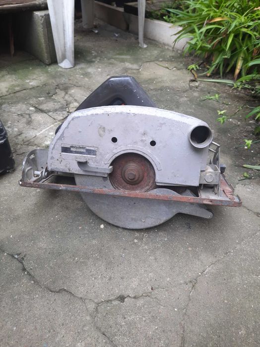 Serra elétrica Black & Decker