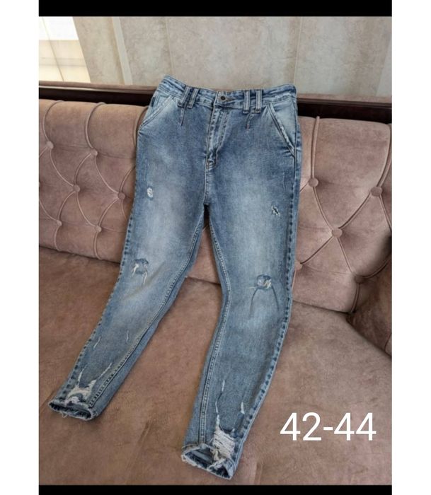 Жіночі джинси мом