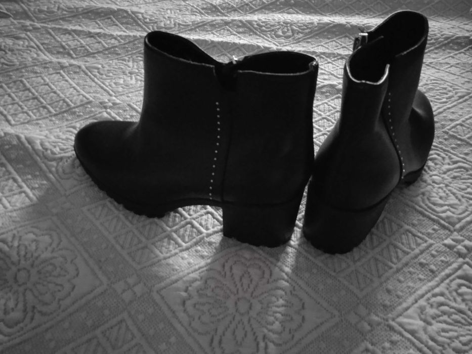 Botins pretos 39
