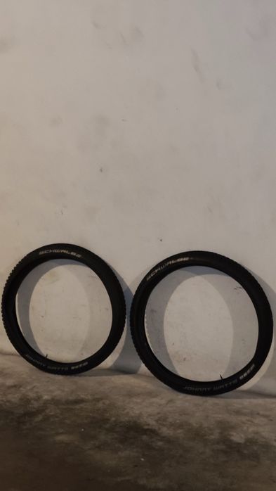 2 Pneus Schwalbe 29” + 2 Câmaras de Ar