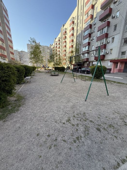 Продам квартиру з ремонтом