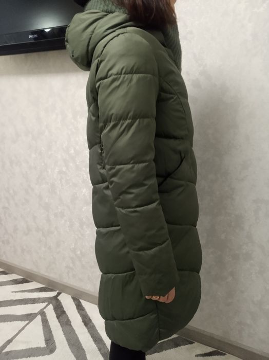 Продам фирменное зимнее пальто CLASNA