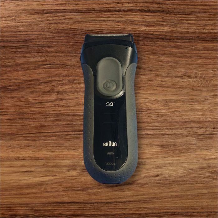 Електробритва Braun S3 3000S
