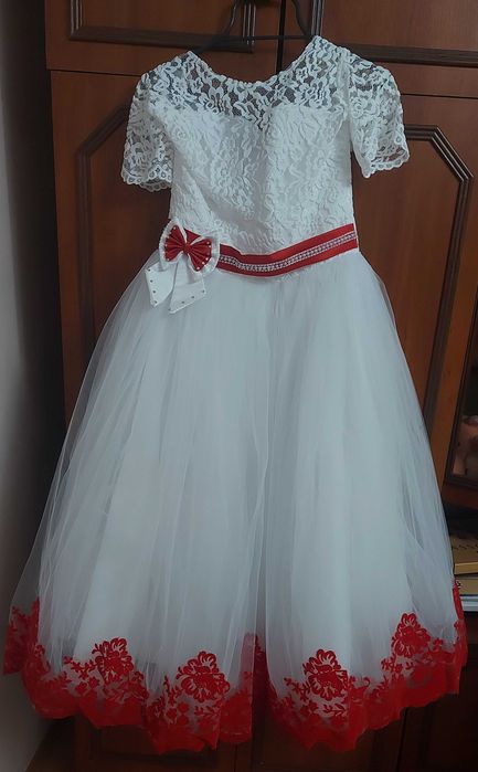 плаття до 1 причастя. Пишне біле плаття.