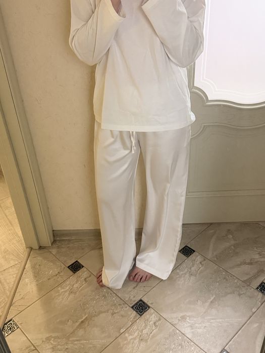 Білі атласні брюки