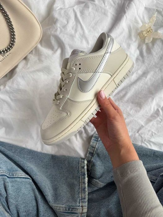 Кросівки Nike SB Dunk Low Beige Grey Silver Swoosh жіночі бежеві з сріблястим Найк Данк шкіряні демісезонні | Женские кроссовки Данки 36 37 38 39 40