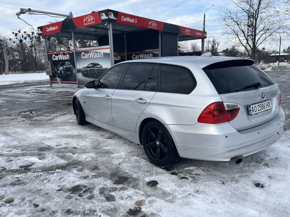 Продам BMW e91 320d