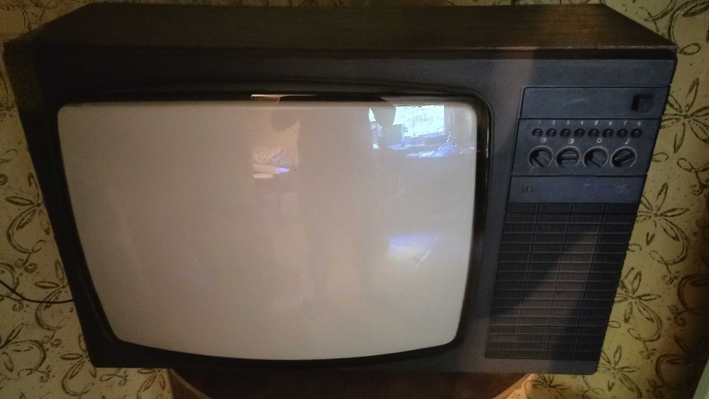 Stare telewizory, narzędzia, maszyny. PRL/ retro