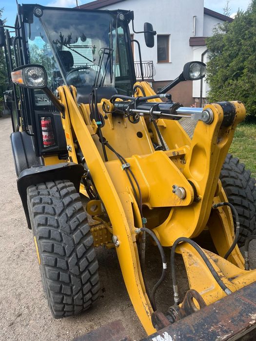 Ładowarka CAT 906M