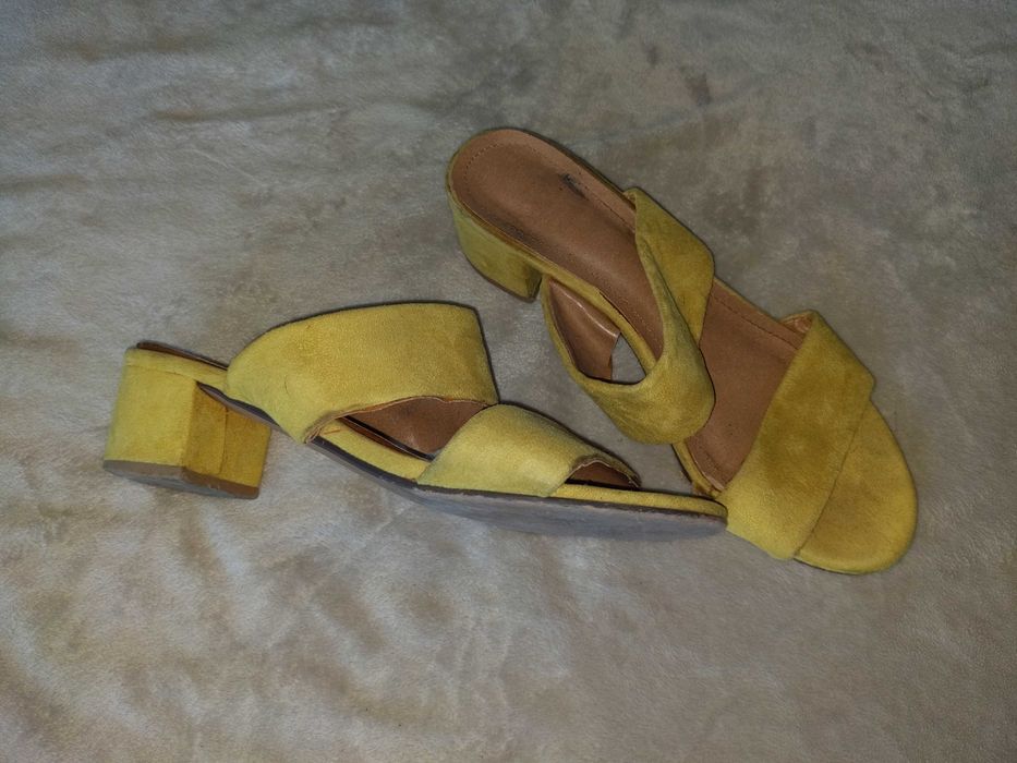 2€ Sapatos Senhora Nº38 - Em muito bom estado!