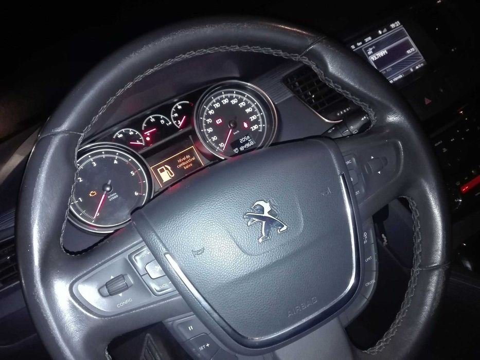 Peugeot 508 SW 2011