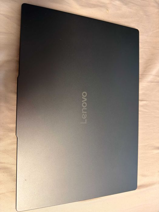 Lenovo IdeaPad Slim 3 15IRH10