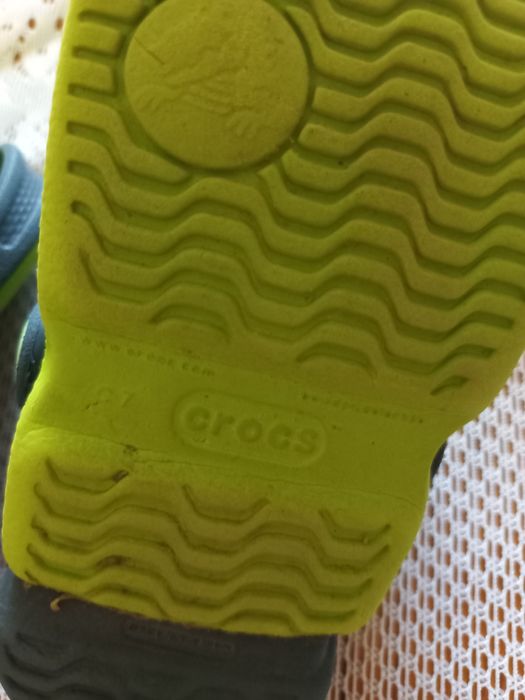 Дитячі крокси і тапочки для моря і плавання