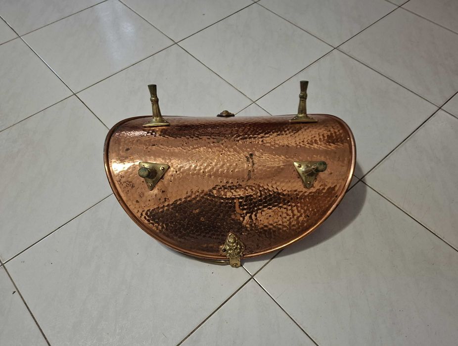 Cesto de cobre para lenha, vintage