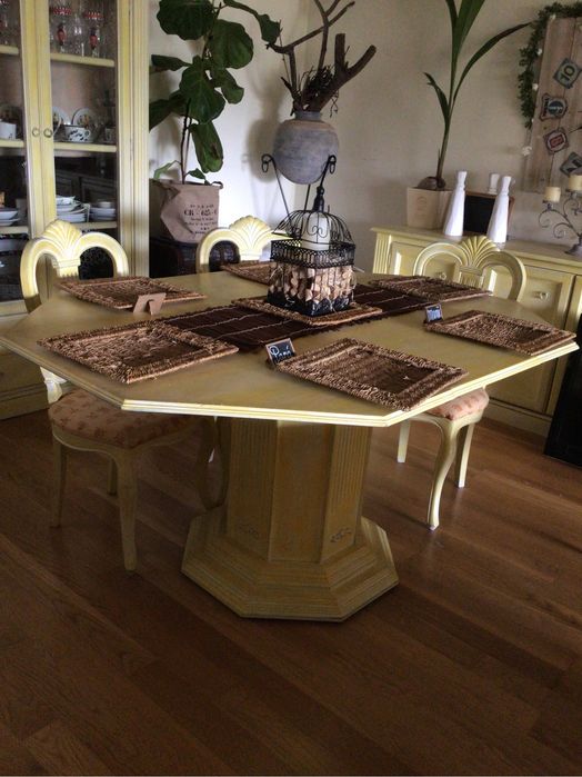 Mesa de jantar octagonal