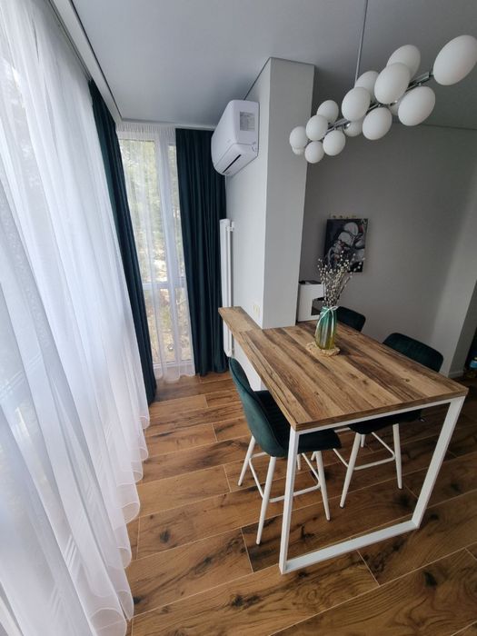 Двохкімнатна квартира з дизайнерським ремонтом