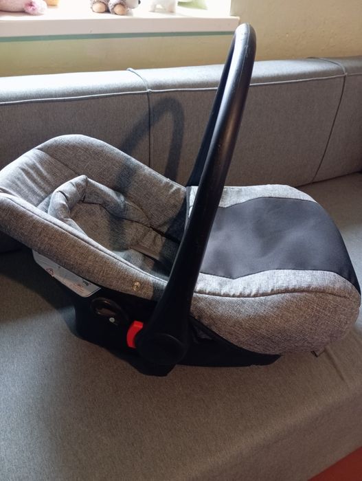 Люлька - автокрісло