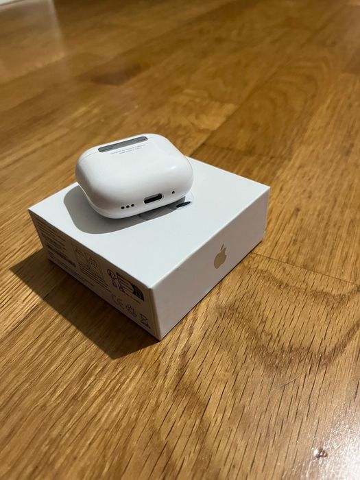 AirPods 4 completamente novos