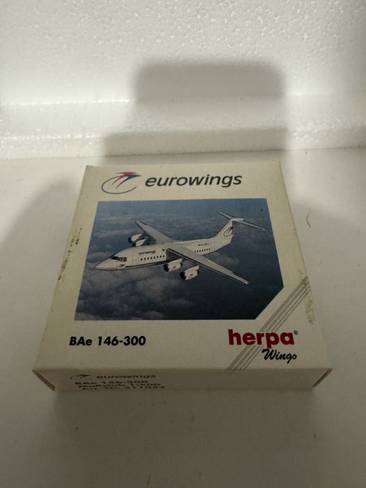Avião miniatura da Herpa
