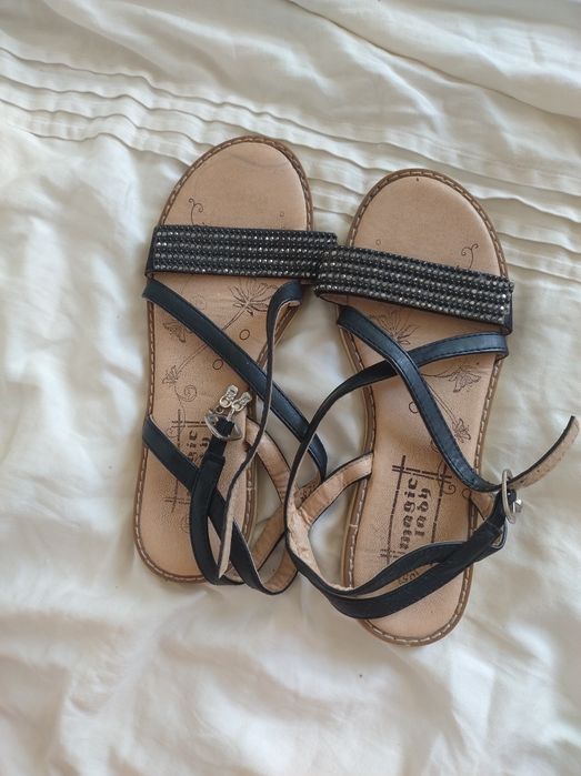 Sandały sandałki czarne z cekinami płaska podeszwa