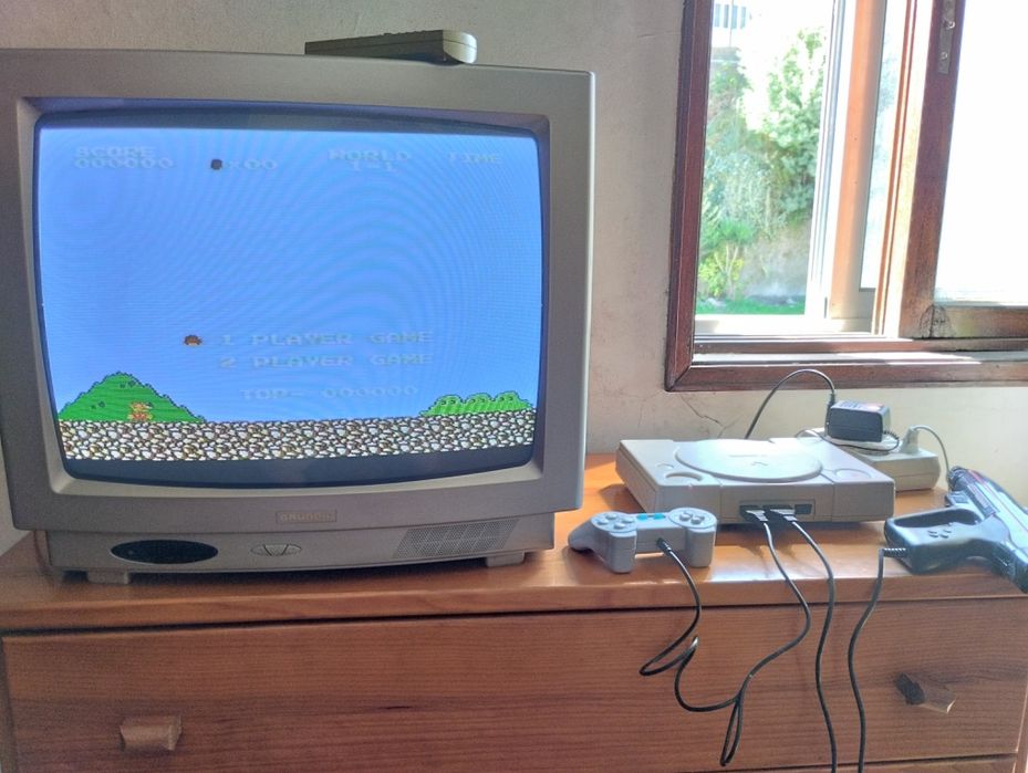Consola antiga+TV antiga
