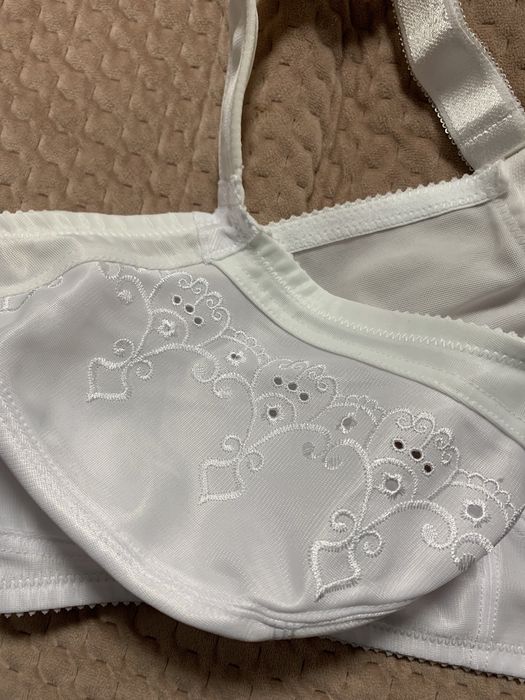 Білизна,бюст великого розміру