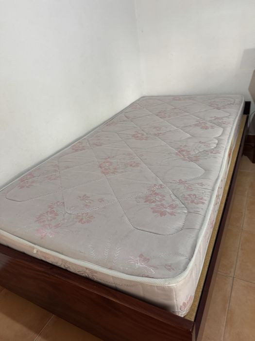 Colchão solteiro 90x200