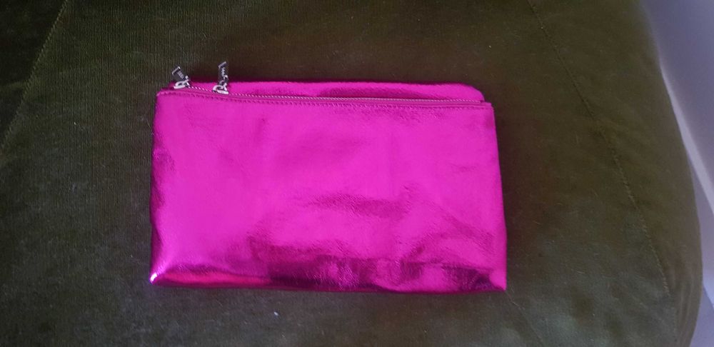 NOVAS Mala de festa a tiracolo com alça dupla e acabamento metálico