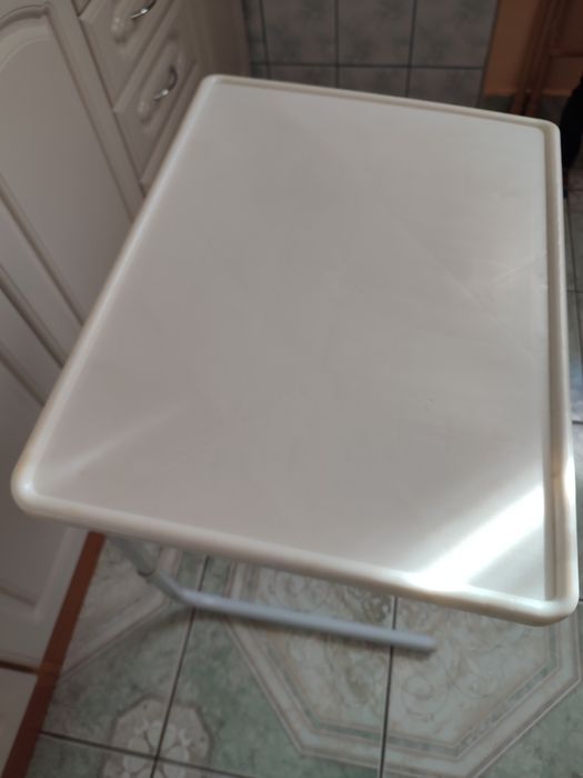 Nowy biały stolik wielofunkcyjny organizer