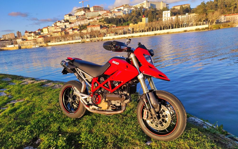 Ducati Hypermotard 1100S
