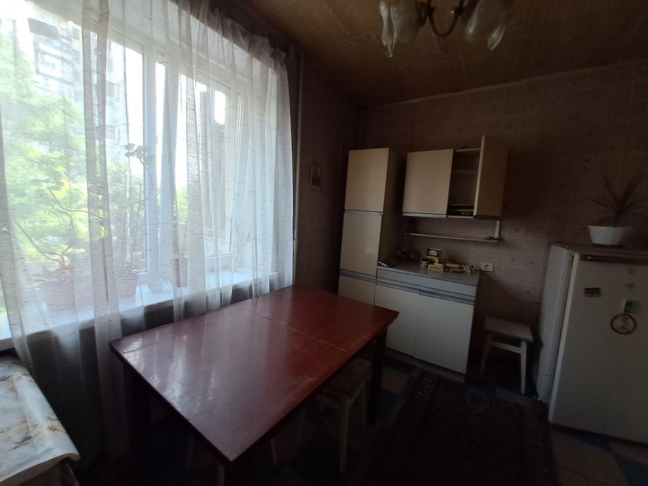задам 1 кімнатну квартиру