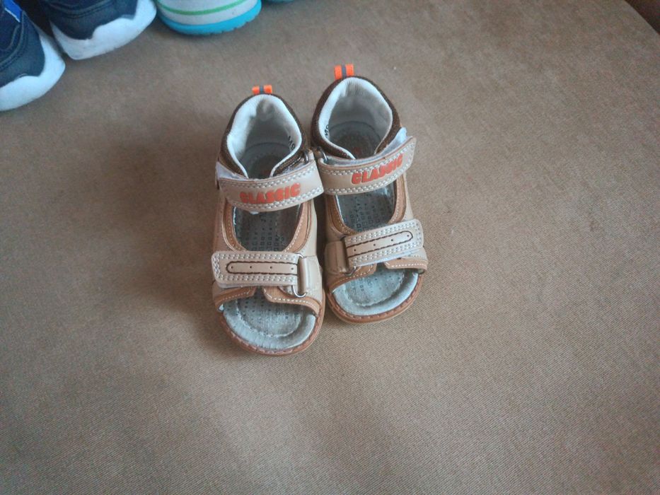 Босоніжки дитячі