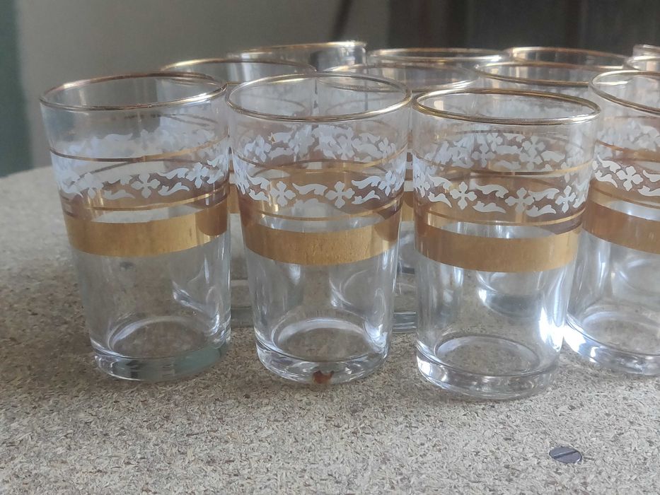 Copos com filamento em ouro
