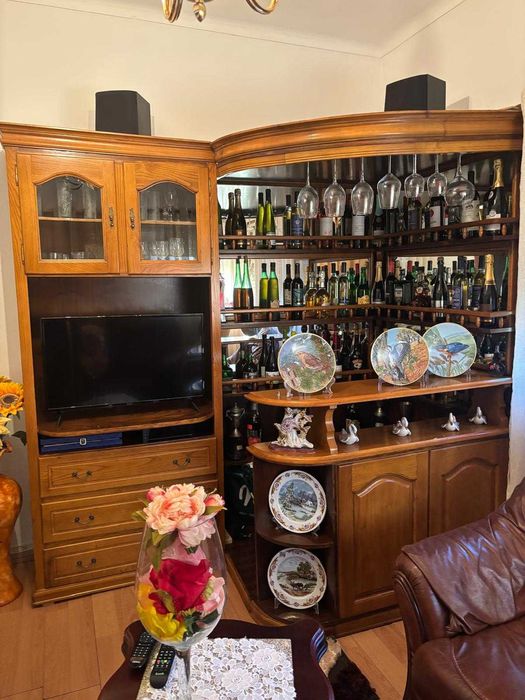 Móvel Bar em Madeira Cerejeira