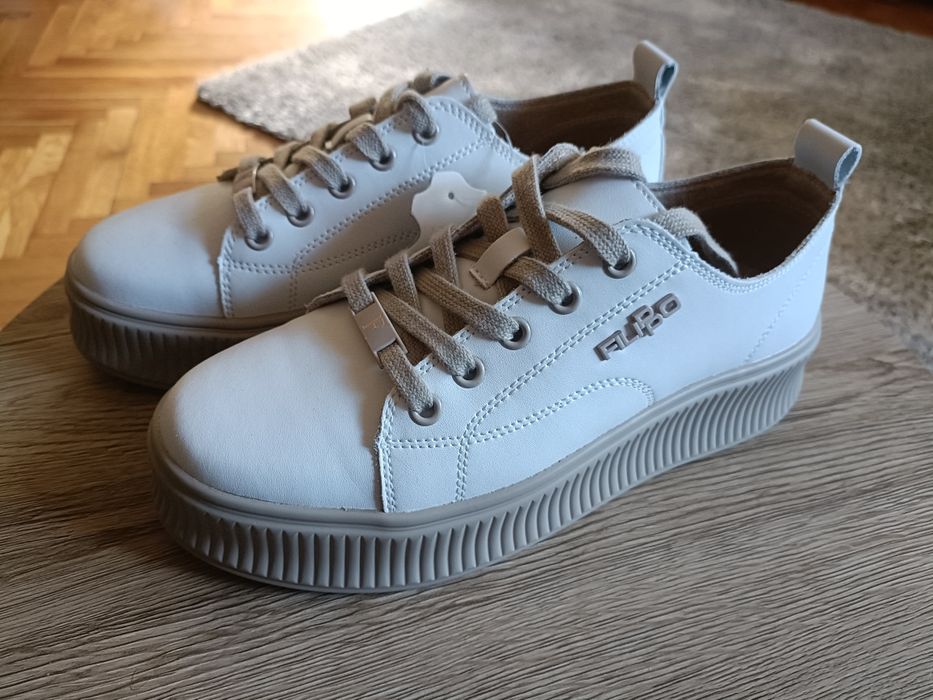 Fajne buty nowe skórzane