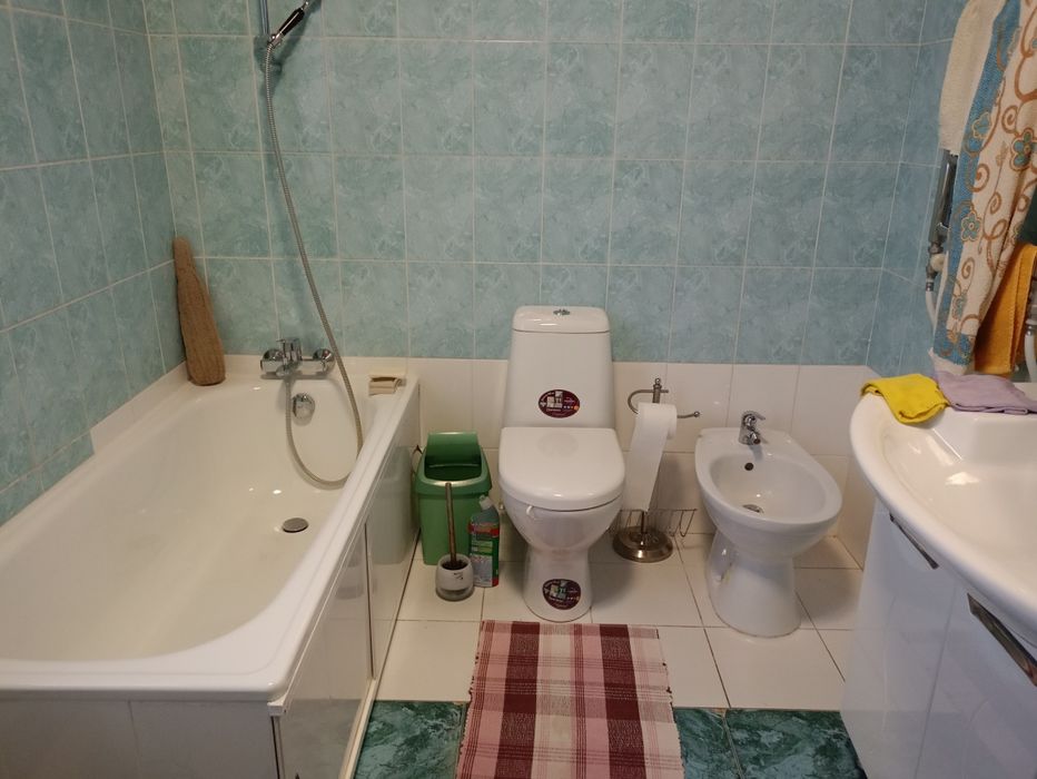 Продається двоповерховий будинок  у м.Фастів.