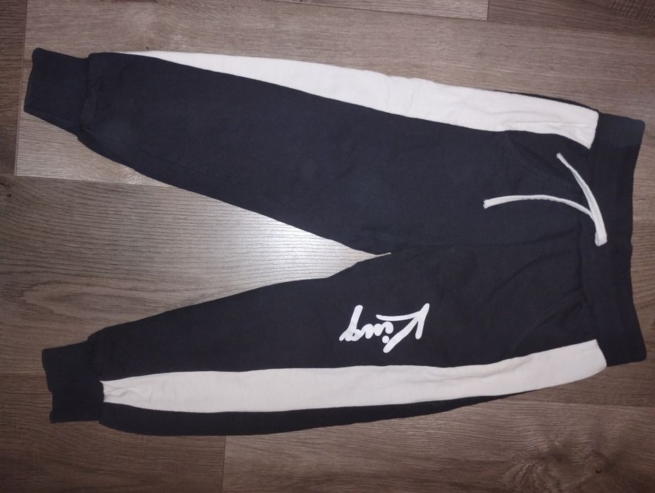 Spodnie dresowe na 110