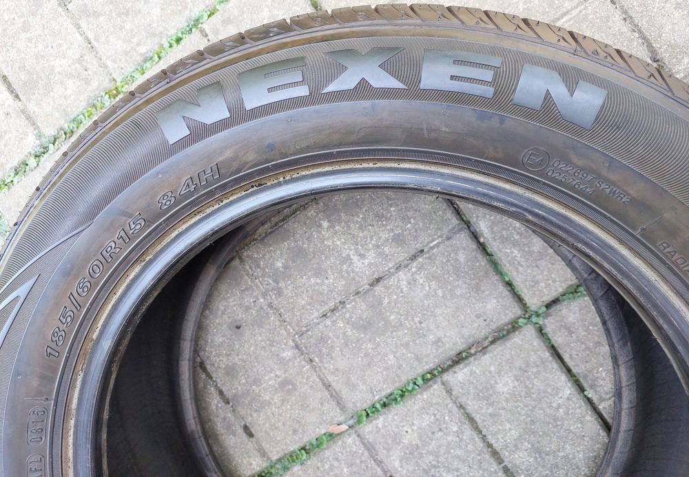 Шини 4шт  як Нові  r15  185-60 Nexen