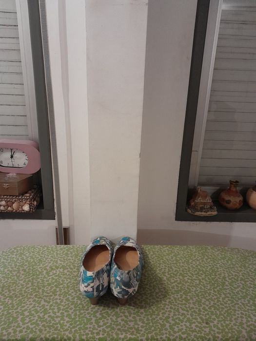 Vendo Sapatos de Senhora EMILIO LUCA muito bonitos como novos
