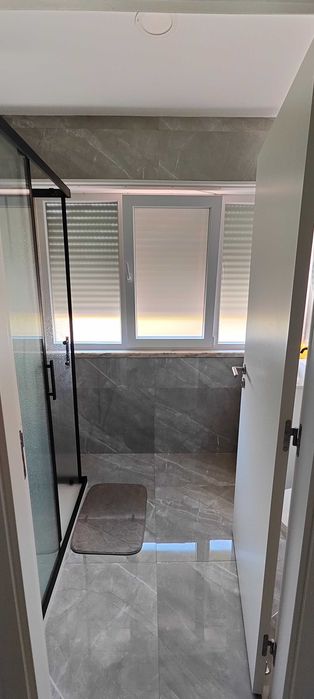 T2 com suite e wc, com duas varandas e mobilado