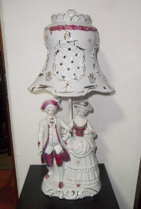 Candeeiro todo em porcelana