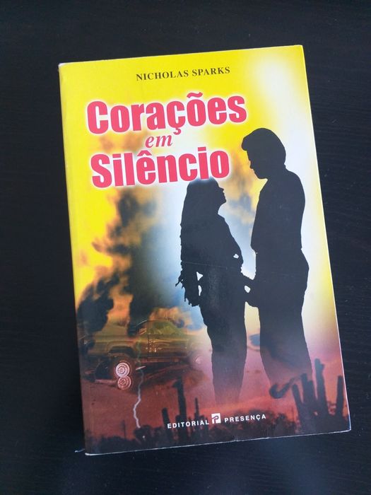 Livro Corações em Silêncio (Nicholas Sparks)