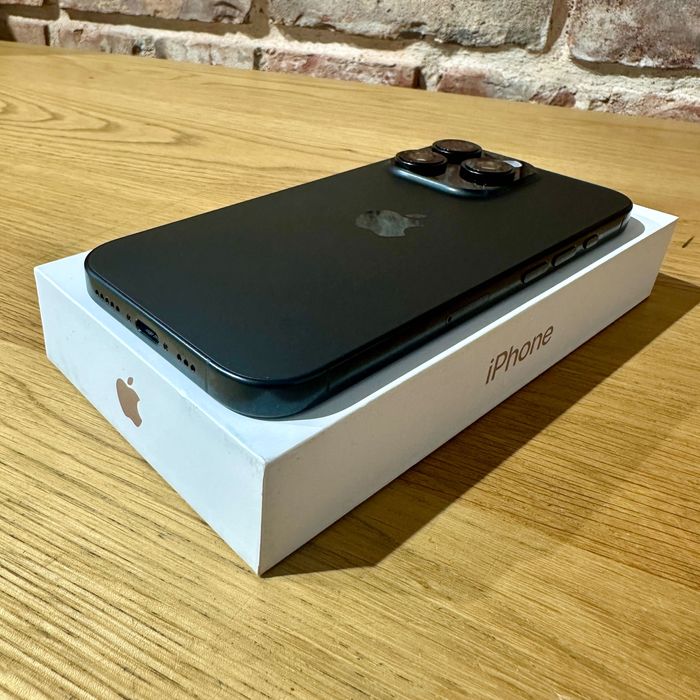  Apple iPhone 16 Pro 256GB Black Titanium Idealny Bateria 100