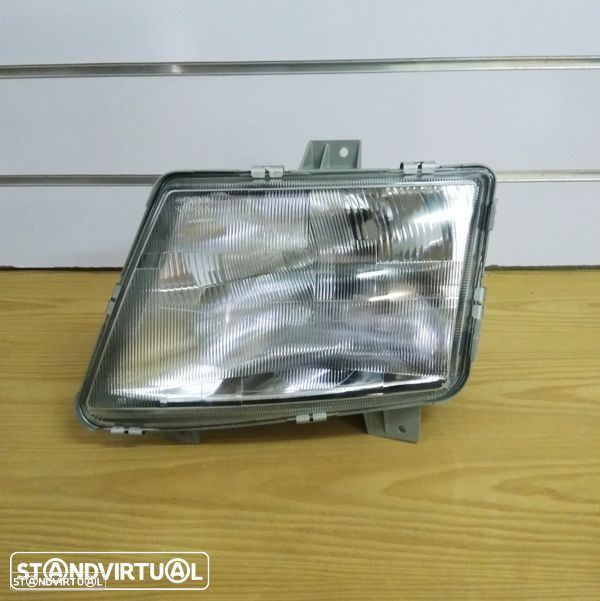 Farol Mercedes Vito modelo:  novo