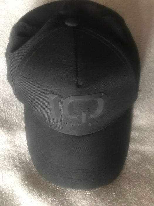 Czapka z daszkiem IQ Since 98, czarna.