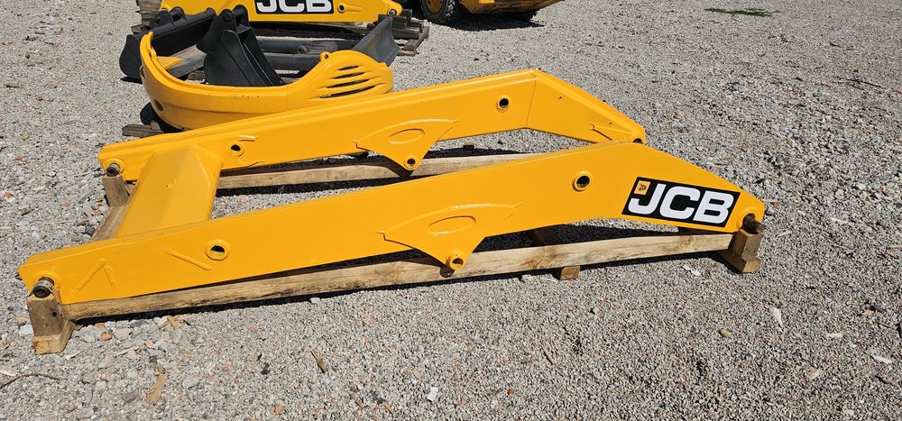 Продам  стрілу  до JCB 4CX