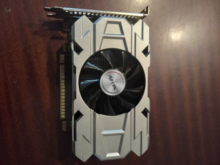zestaw kata graficzna GTX1050  płyta główna FUJITSU  zasilacz FUJITSU