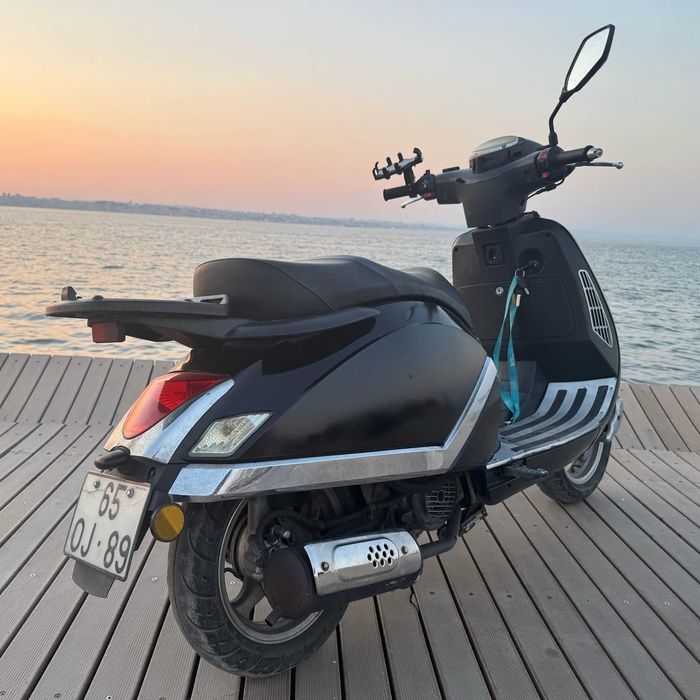 Scooter Fosti 125cc - Apenas 10.800km - Muito Económica