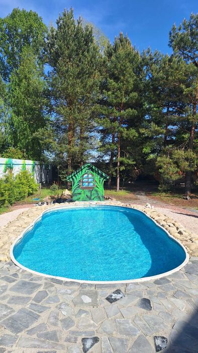 Будинок в оренду подобово з басейном чаном та банею на Десні