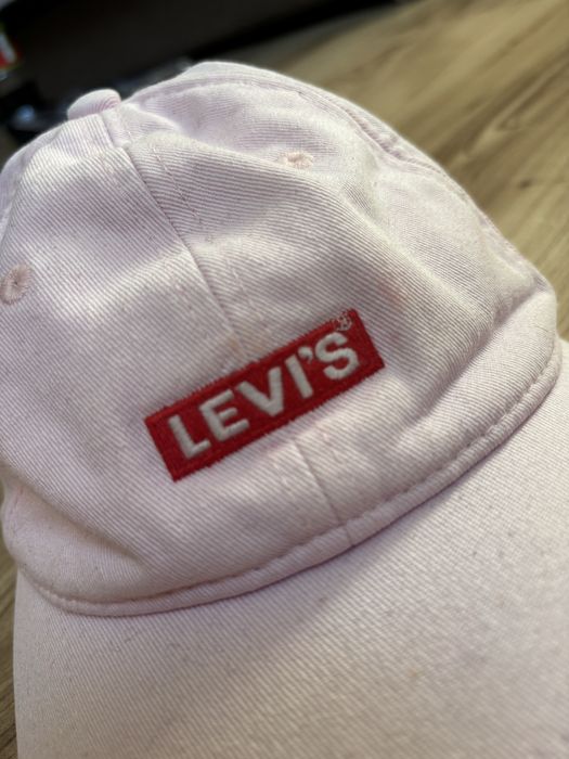 Czapka Levis levi’s z daszkiem używana różowa